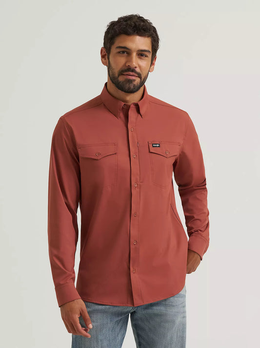 MENS WRANGLER ALL TERRAIN GEAR MEN'S LIVE-IN SOLID SHIRT - MAHOGANY