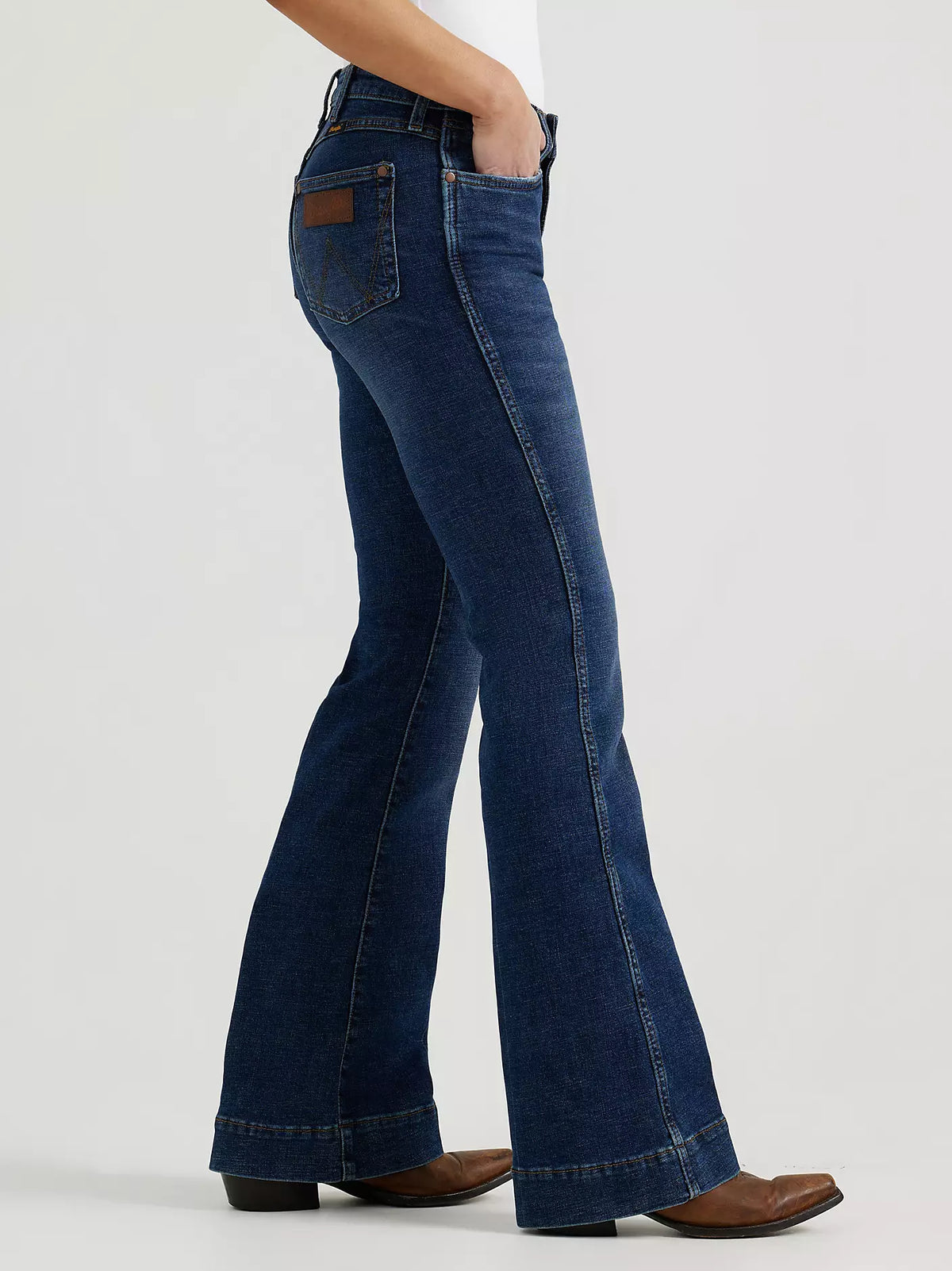 WRANGLER Retro® The Green Jean - Trouser - Sara - 11MPEPS