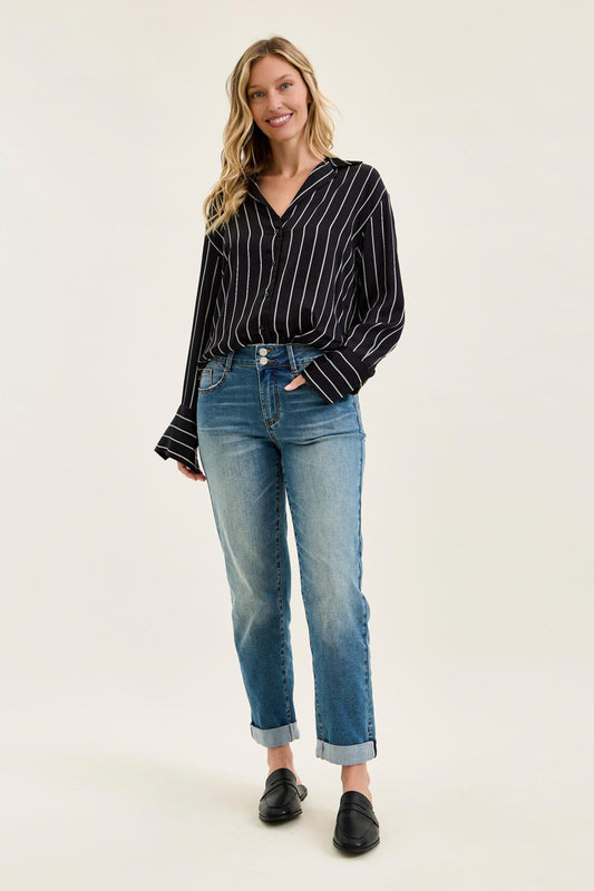 JUDY BLUE MID RISE BOYFRIEND COOL DENIM CROSS BACK BELT LOOP JEANS - MEDIUM STONE