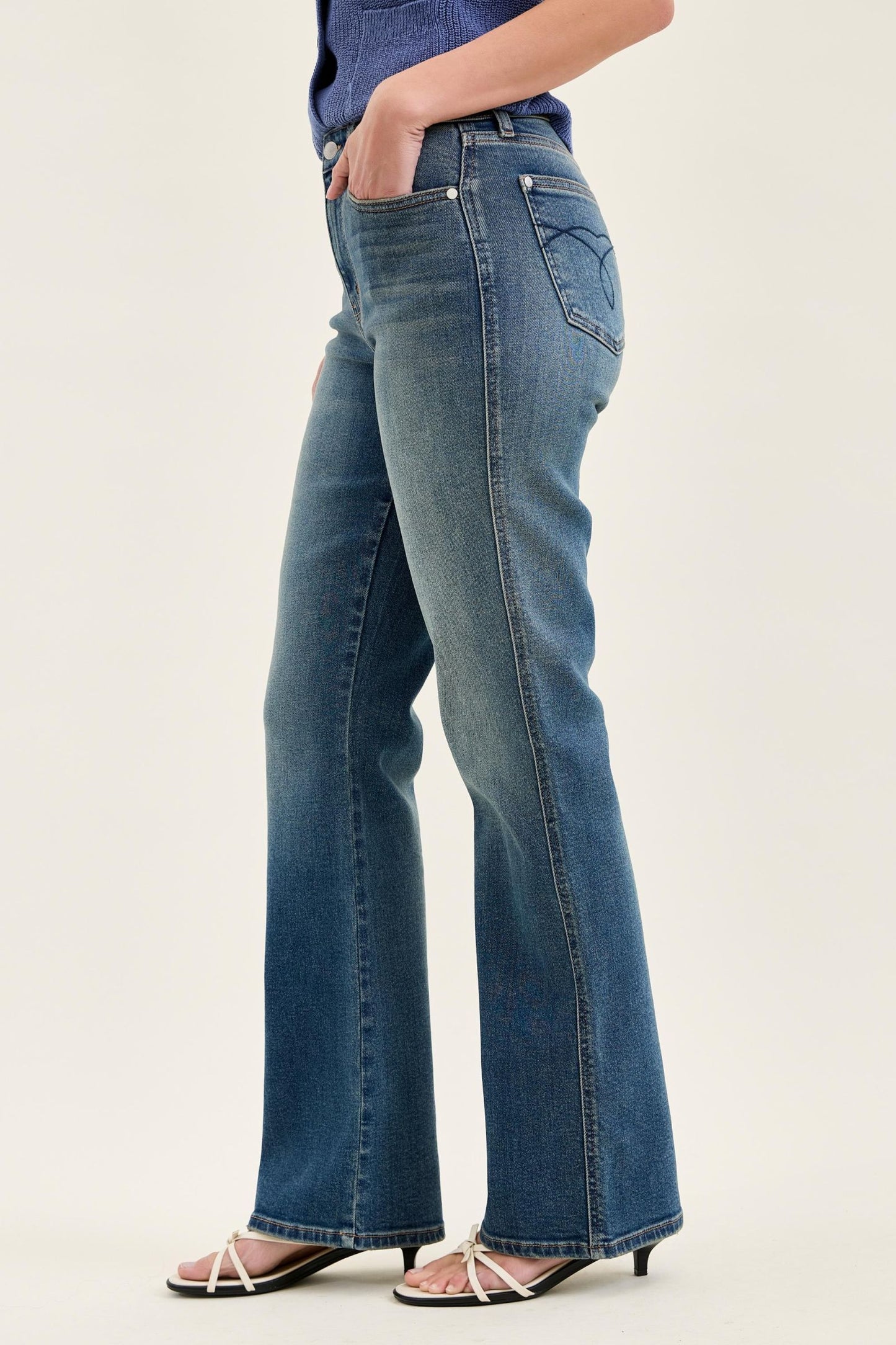 JUDY BLUE MID RISE ALEX BOOTCUT JEAN - DARK STONE