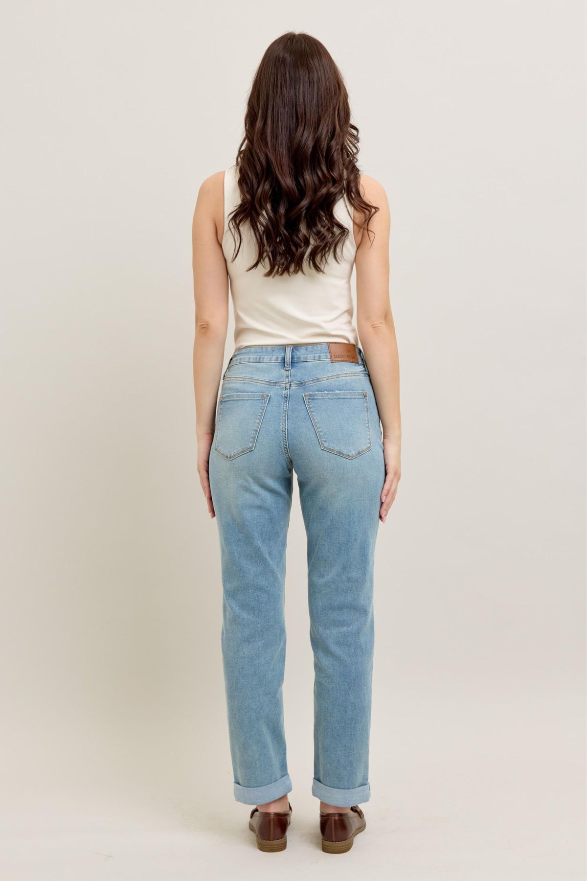 JUDY BLUE V FRONT COOL DENIM CUFF BF JEANS - MEDIUM STONE