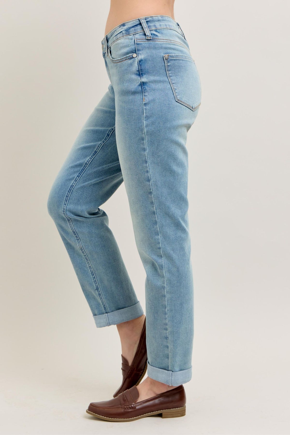 JUDY BLUE V FRONT COOL DENIM CUFF BF JEANS - MEDIUM STONE