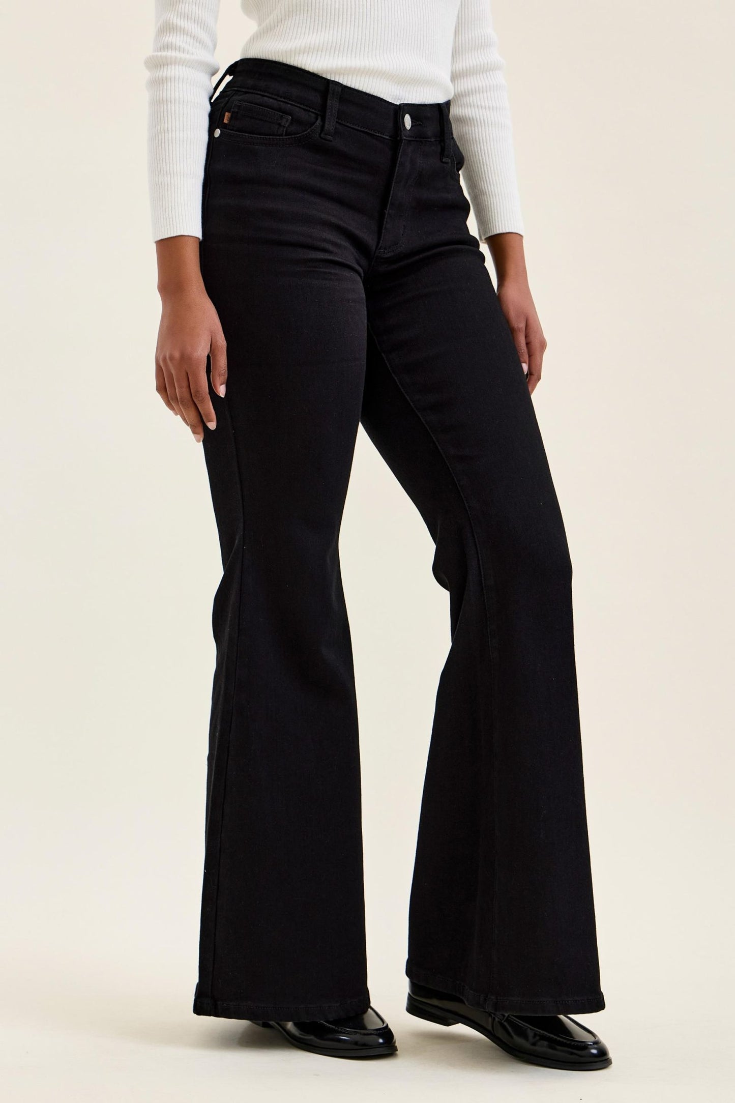 JUDY BLUE JAQUELINE FLARE W PRINTED ELASTIC LEOPARD BAND IN BLACK