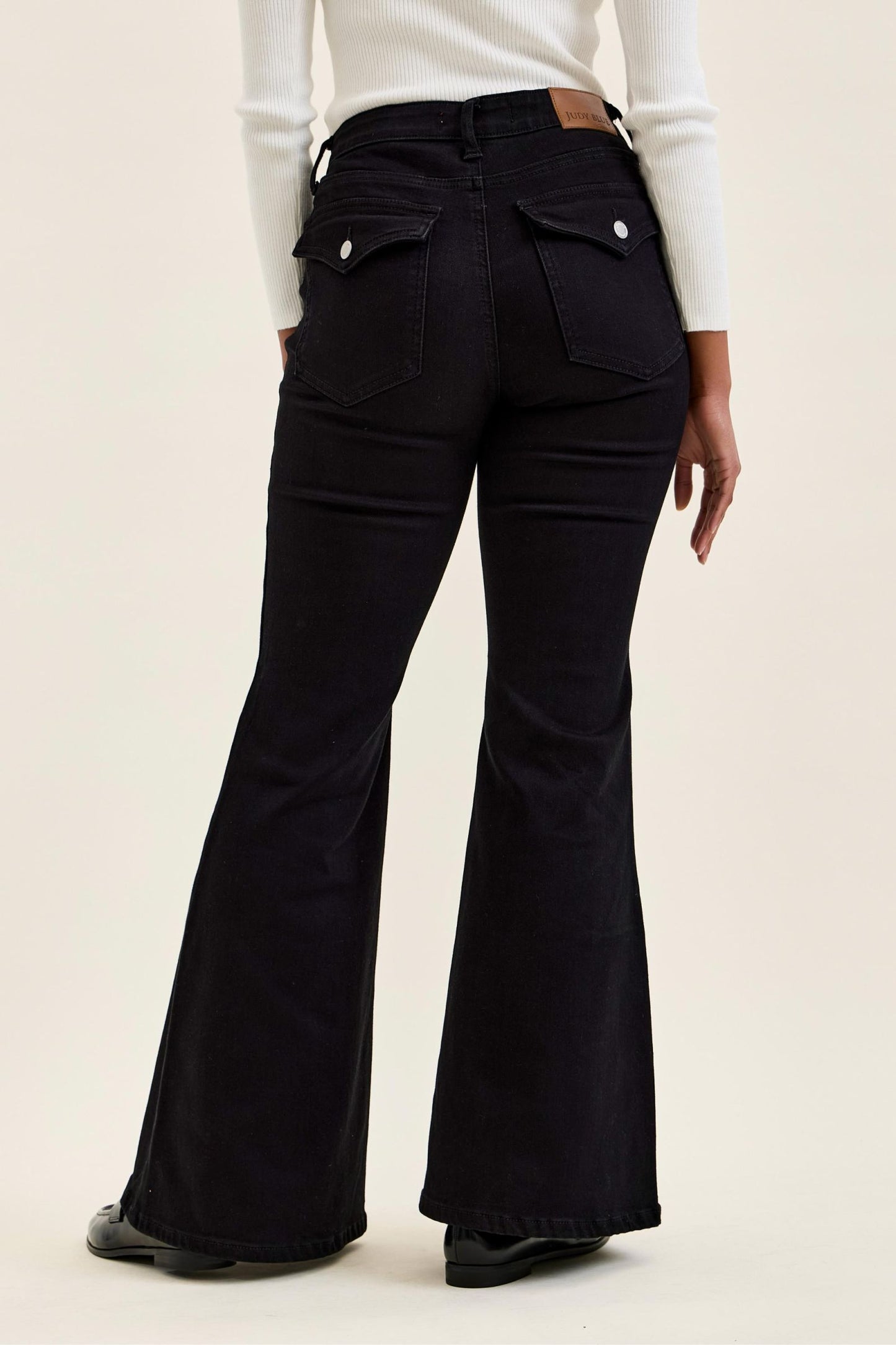 JUDY BLUE JAQUELINE FLARE W PRINTED ELASTIC LEOPARD BAND IN BLACK