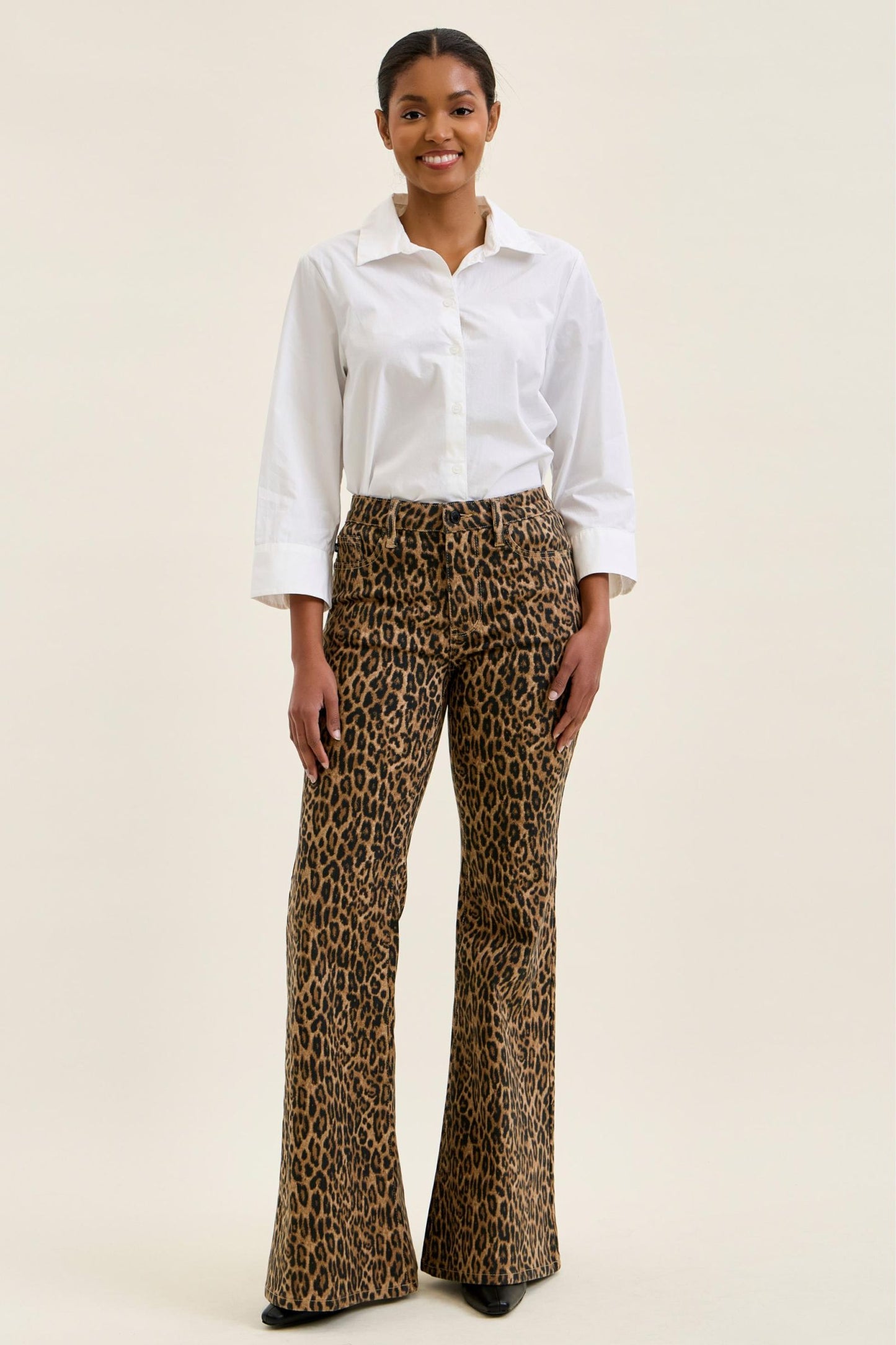JUDY BLUE MID RISE JAQUELINE FLARE P LEOPARD LUXE