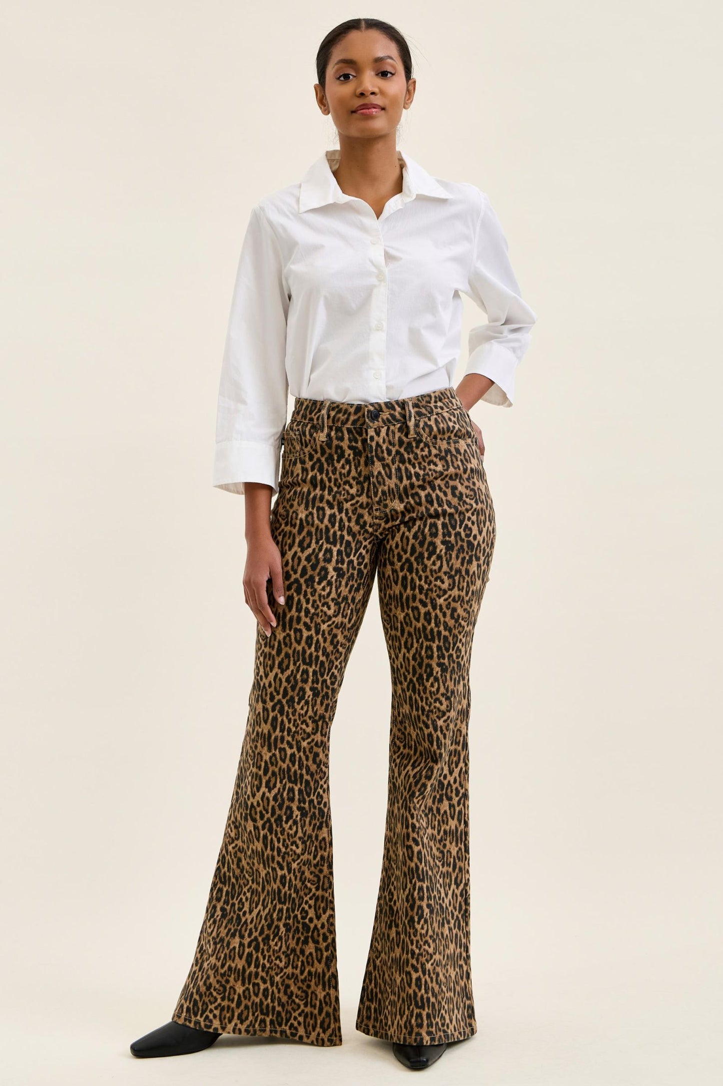 JUDY BLUE MID RISE JAQUELINE FLARE P LEOPARD LUXE