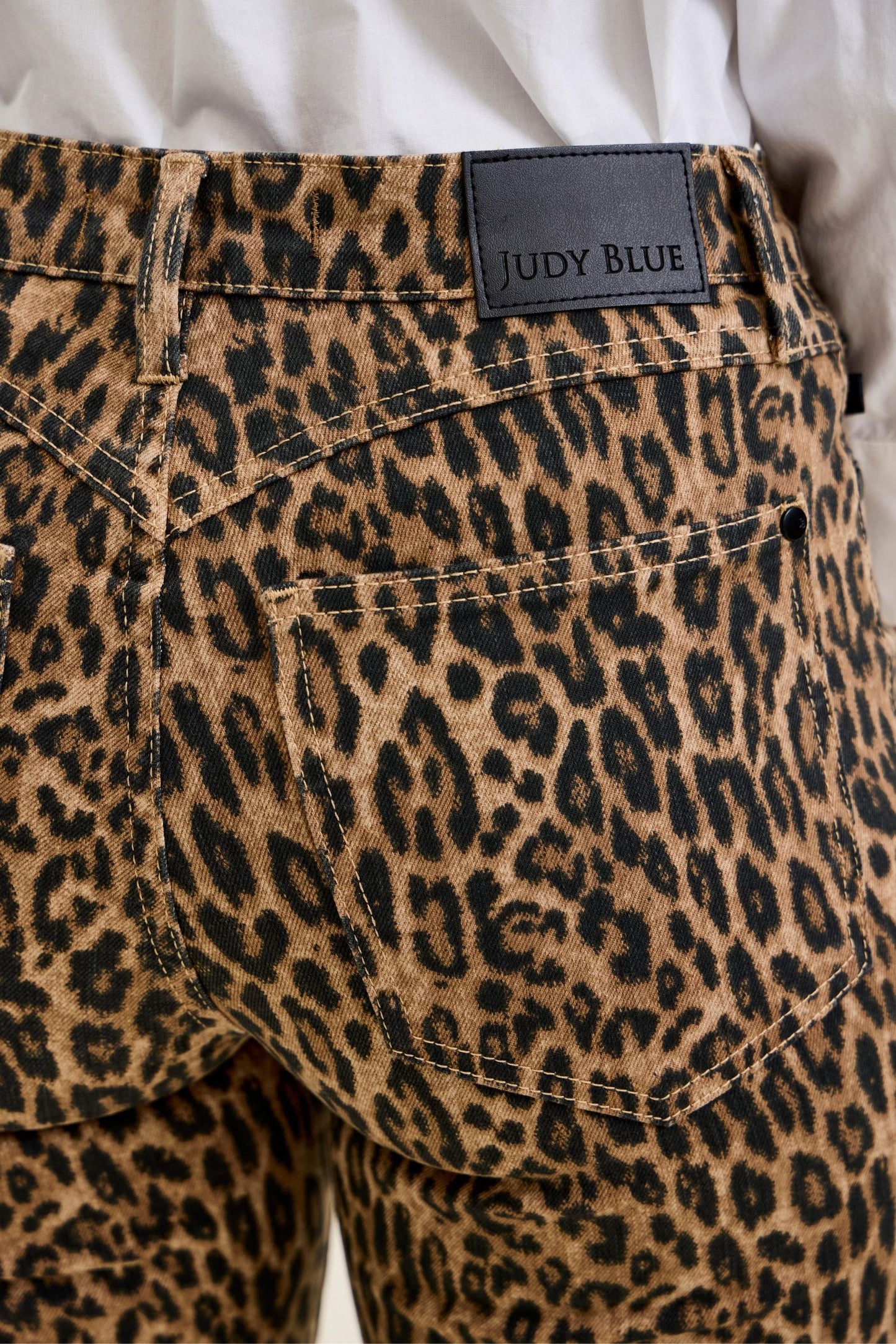 JUDY BLUE MID RISE JAQUELINE FLARE P LEOPARD LUXE