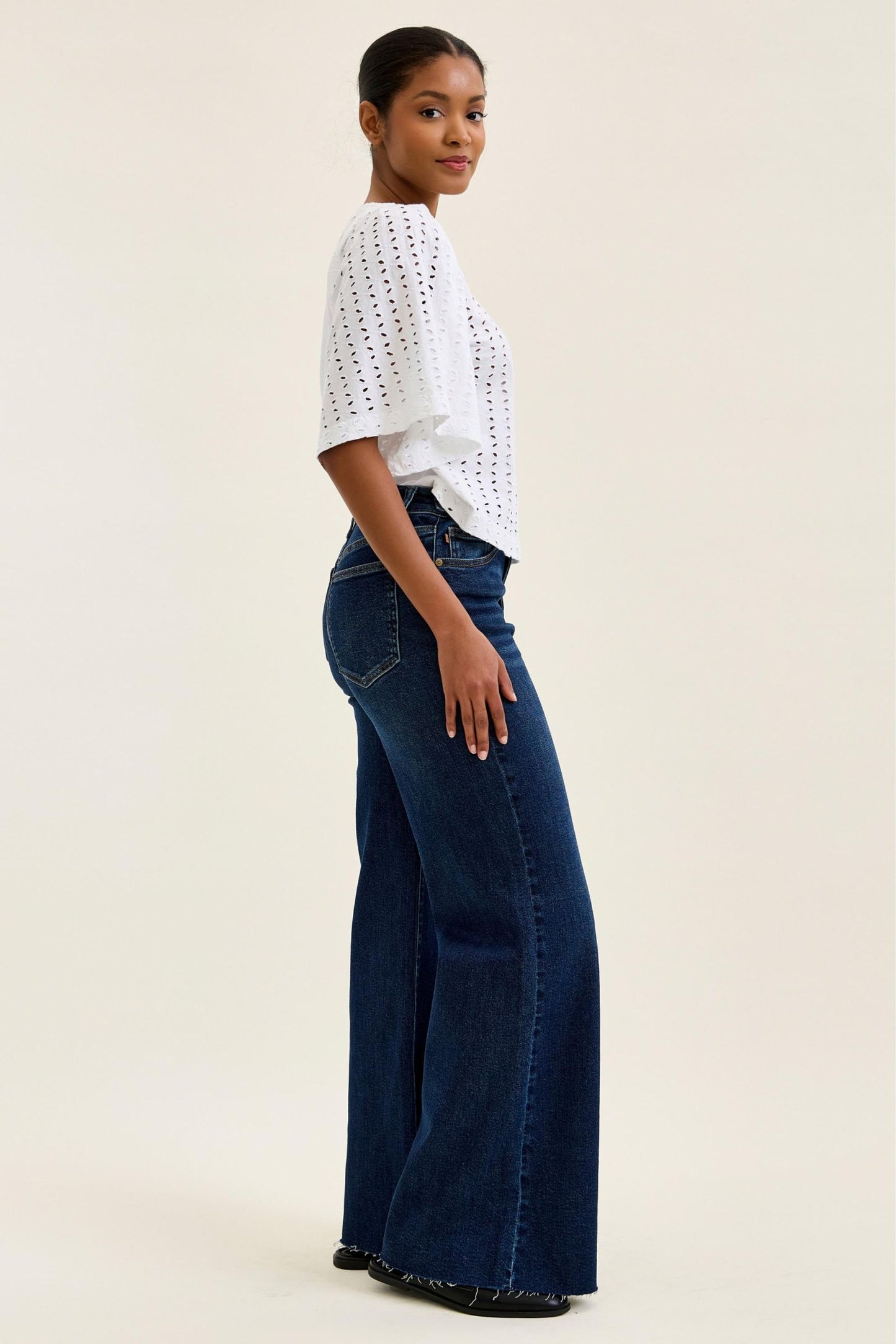 JUDY BLUE HIGH WAIST REGULAR RETRO WIDE W ADJUSTABLE WB TABS + RAW HEM - DARK STONE
