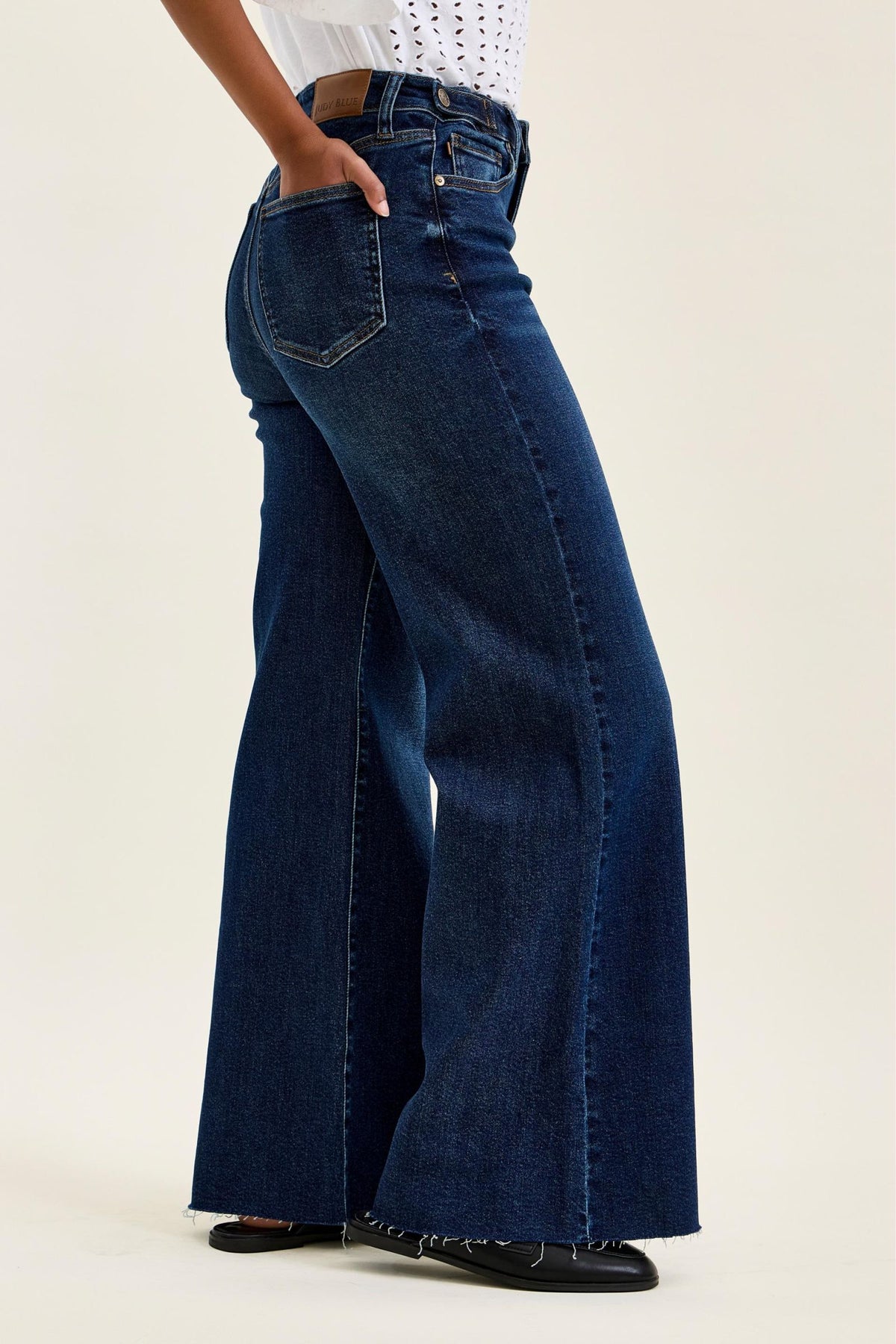 JUDY BLUE HIGH WAIST REGULAR RETRO WIDE W ADJUSTABLE WB TABS + RAW HEM - DARK STONE