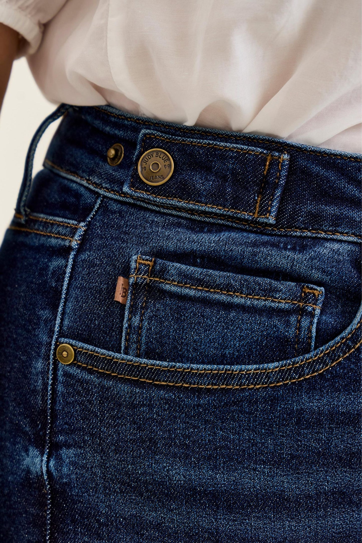 JUDY BLUE HIGH WAIST REGULAR RETRO WIDE W ADJUSTABLE WB TABS + RAW HEM - DARK STONE