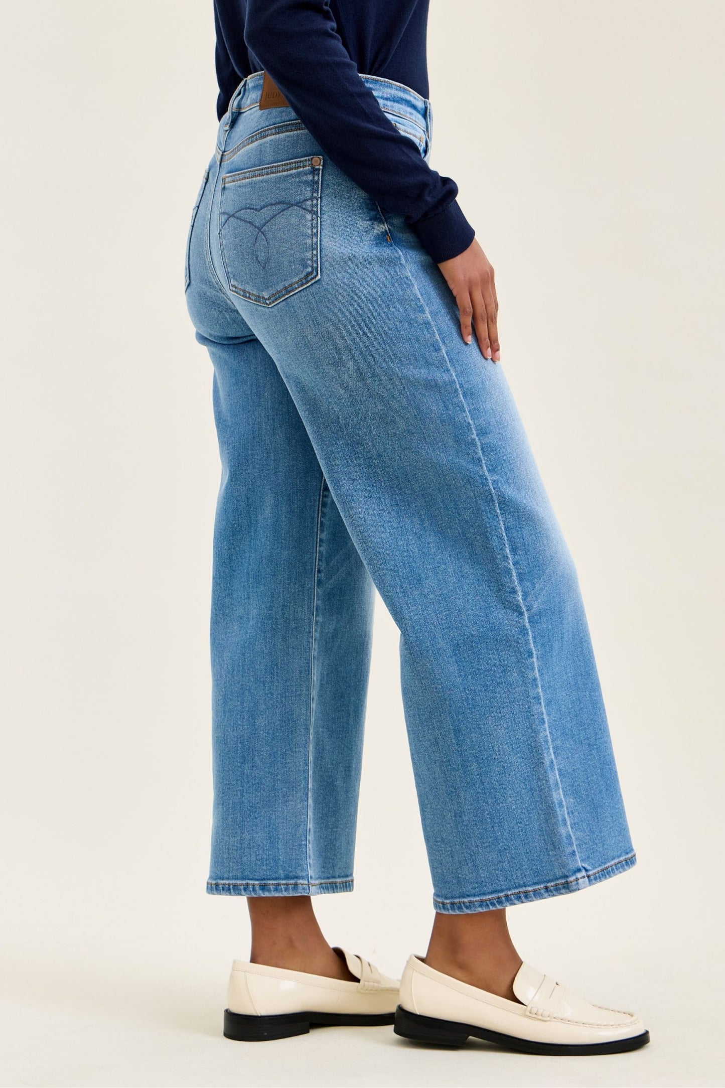 JUDY BLUE MID RISE CLAUDIA ANKLE WIDE MD EASE BLUE - MEDIUM STONE