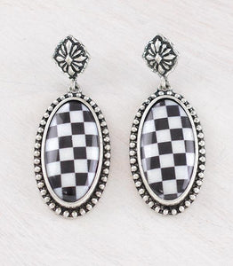 WESTERN CHECKERED OVAL DANGLE EARRINGS