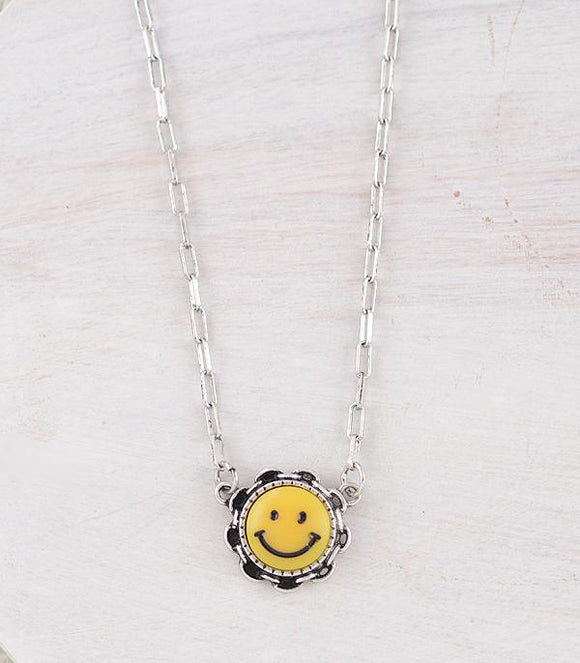 SMILE FAVE PENDANT NECKLACE