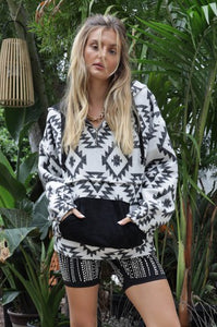 AZTEC PRINT PULL OVER ZIP HOODIE WITH FRONT POUCH - OFF WHITE
