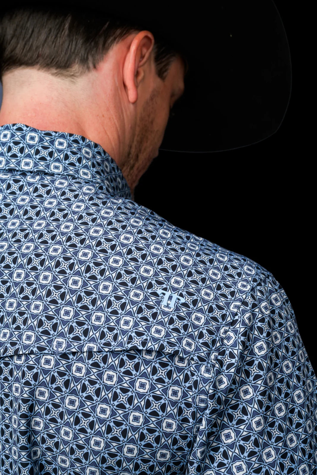 FERRELL MEN'S THE EMERSON SHORT SLEEVE PEARL SNAP SHIRT IN BLUE