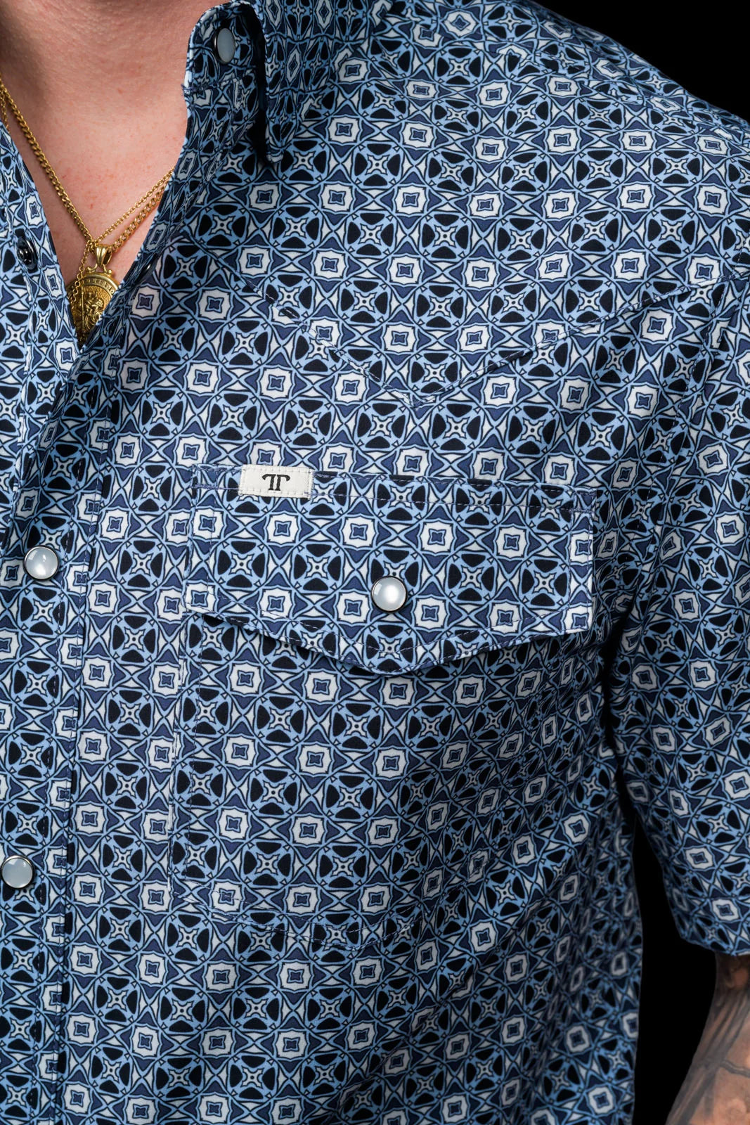 FERRELL MEN'S THE EMERSON SHORT SLEEVE PEARL SNAP SHIRT IN BLUE