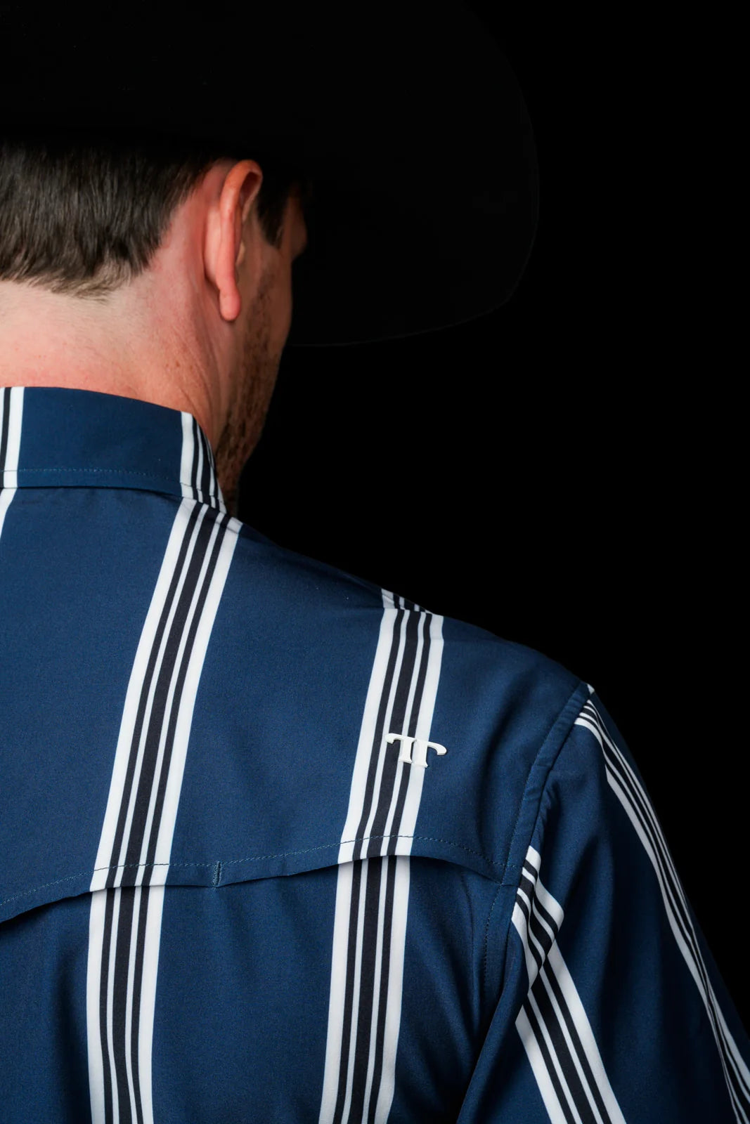 FERRELL MEN'S THE HATFIELD SHORT SLEEVE PEARL SNAP SHIRT IN BLUE
