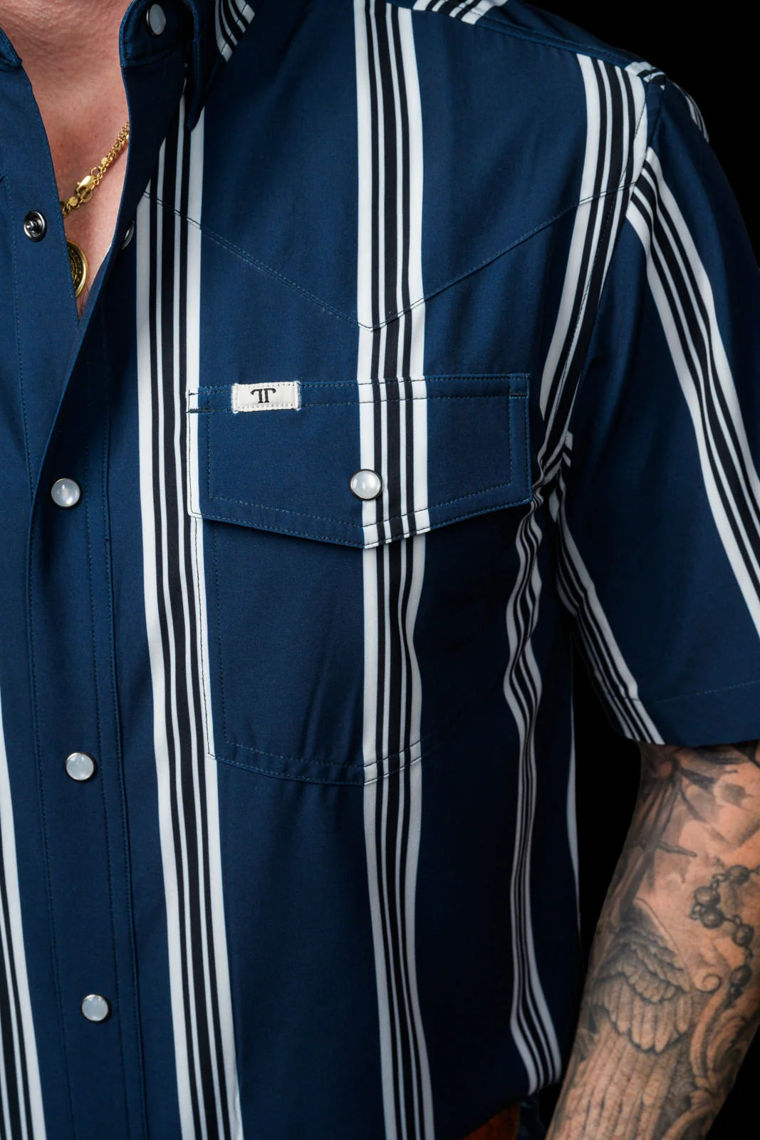 FERRELL MEN'S THE HATFIELD SHORT SLEEVE PEARL SNAP SHIRT IN BLUE