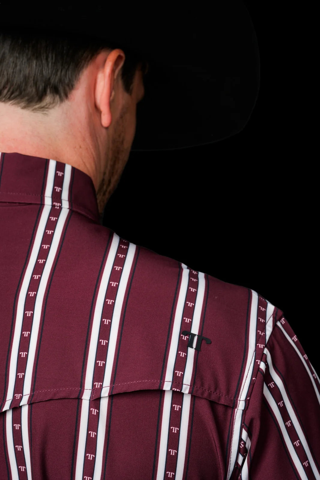 FERRELL MEN'S THE TUCKER SHORT SLEEVE PEARL SNAP - MAROON