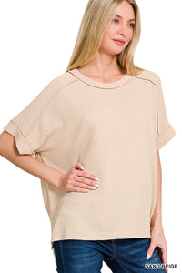 TEXTURED LINE SHORT CUFF SLEEVE RAW EDGE TOP - SAND BEIGE