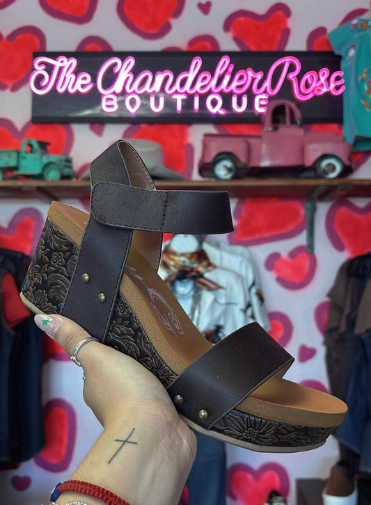 VERY G DEVON 2 WEDGE HEEL SLIP ON PLATFORM SANDAL - CHOCOLATE