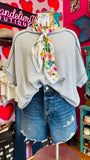 RAISED RIB CUFF SLEEVE RAW EDGE TOP - LIGHT GREY