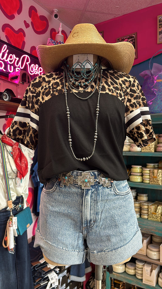 BLACK HALF SLEEVE LEOPARD VARSITY TOP