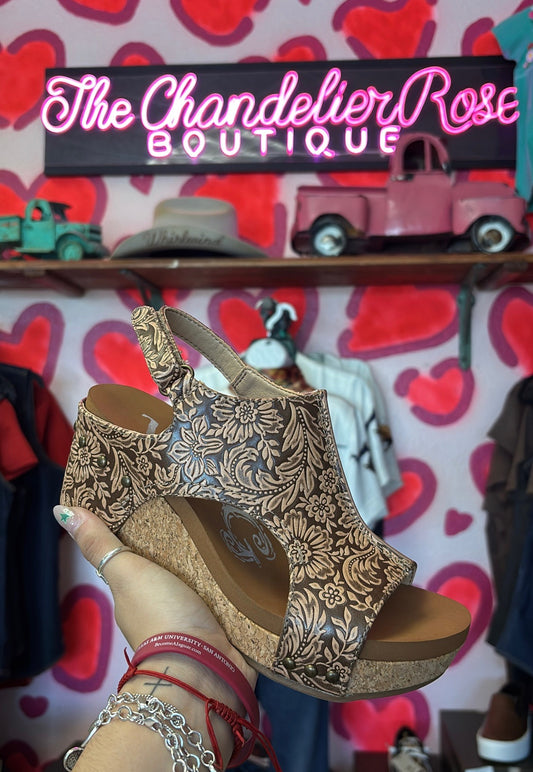 VERY G LIBERTY TOOLED NUDE PLATFORM WEDGE