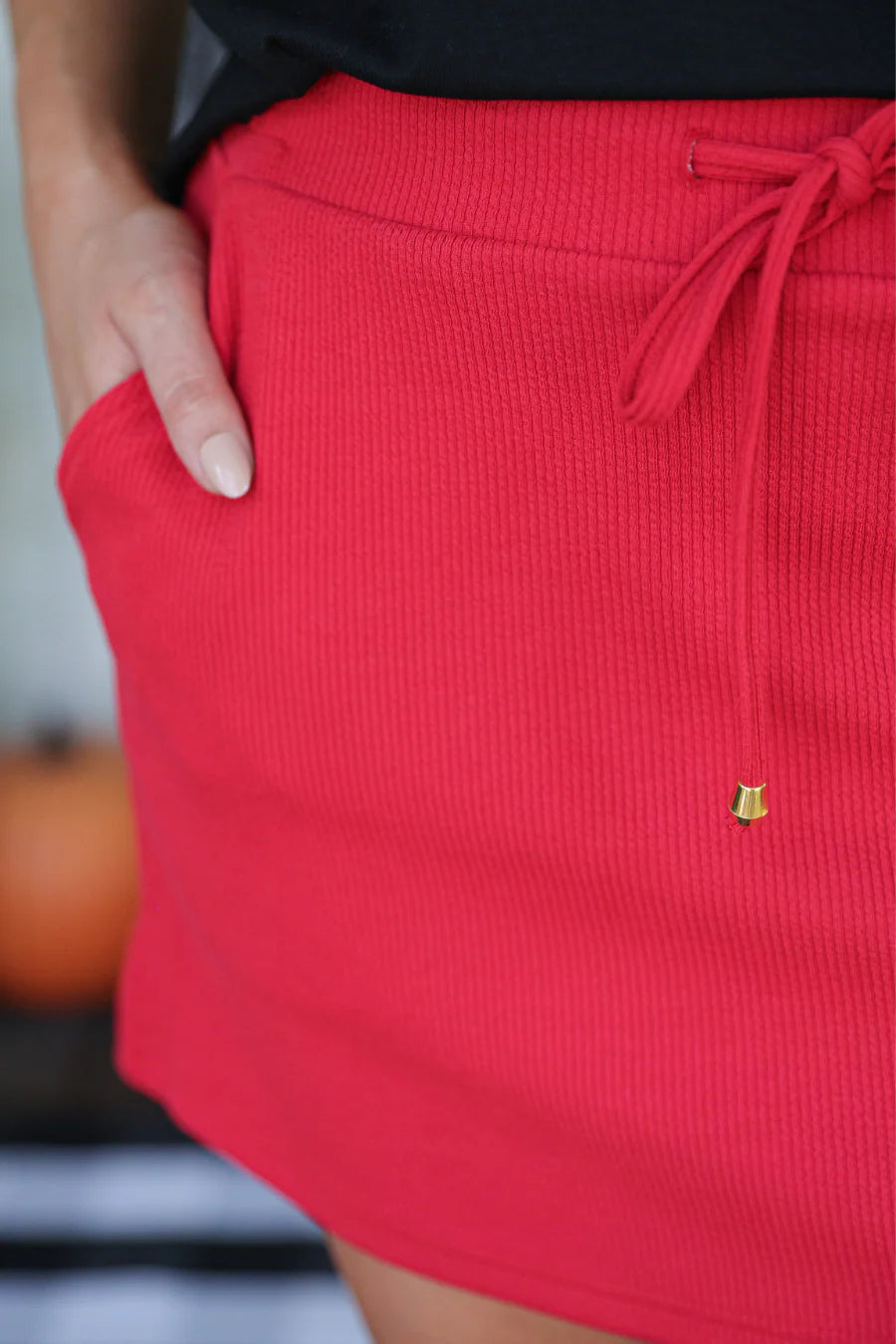 WELL LOVED RIBBED SKORT - RED