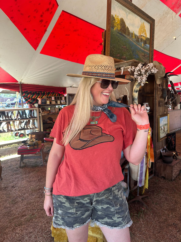 THE COWBOY HAT TEE - RED