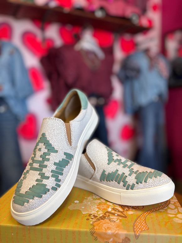 VERY G WOMEN'S MARIAN CREAM TURQUOISE SLIP ON SHOE