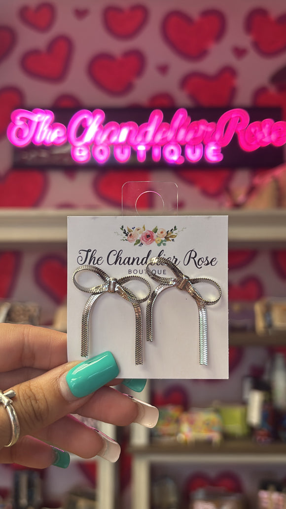 Snake Chain Bow Earrings - Silver