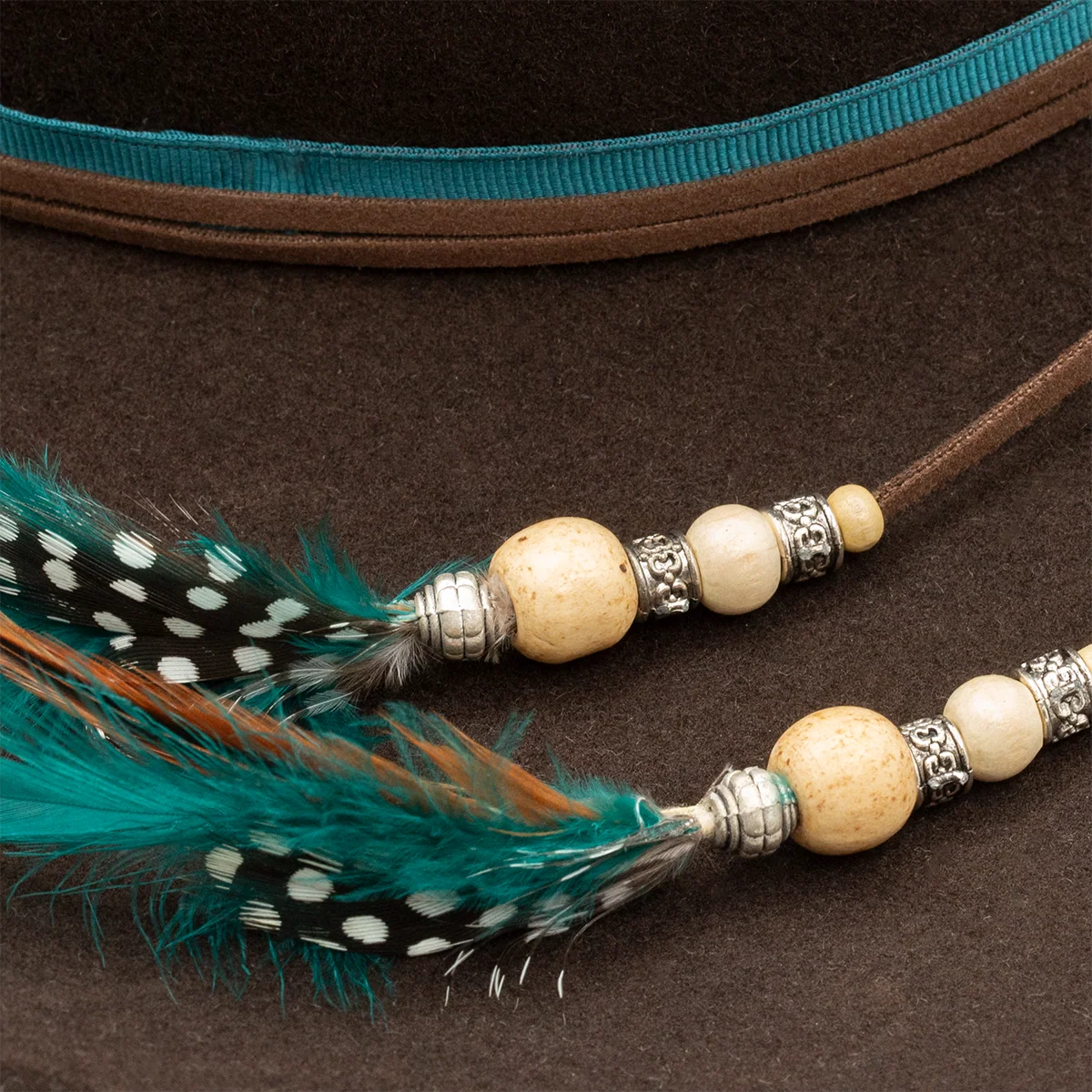 LAINEY WILSON X CHARLIE 1 HORSE ARROWHEAD
