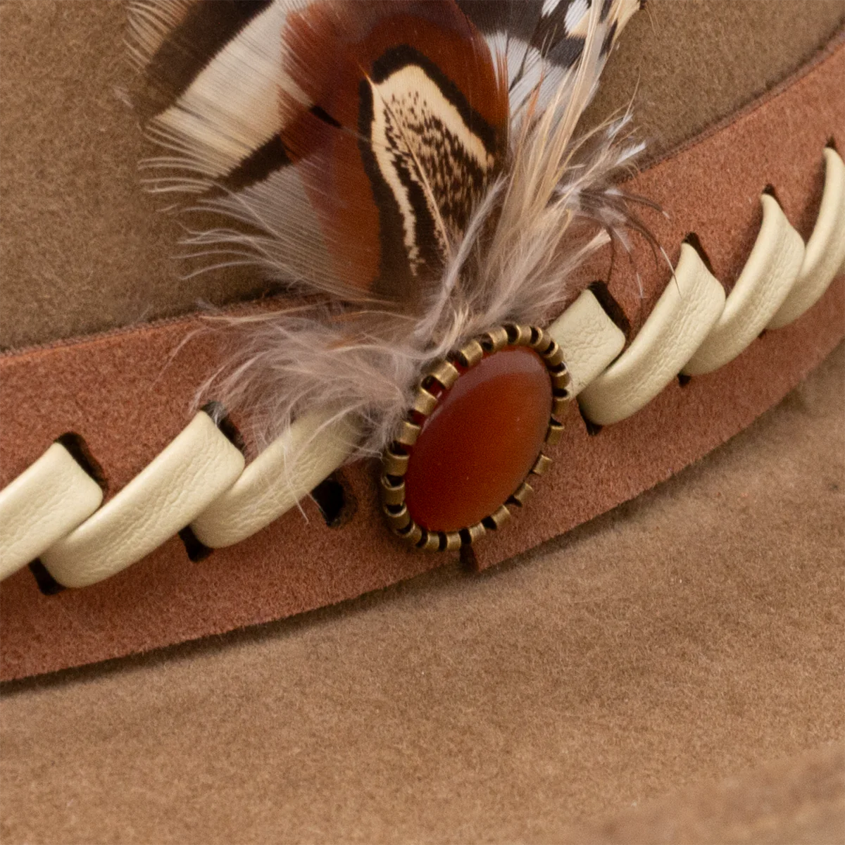 LAINEY WILSON X CHARLIE 1 HORSE ROAD RUNNER