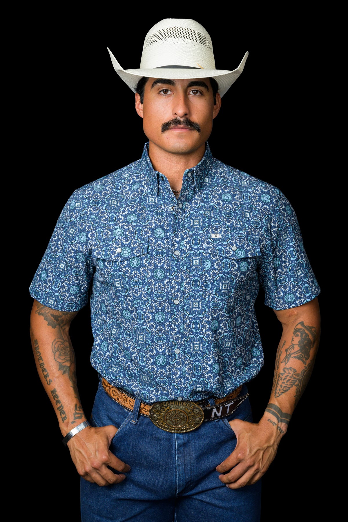 FERRELL MEN'S THE BENNETT IN LIGHT BLUE - SHORT SLEEVE SNAP