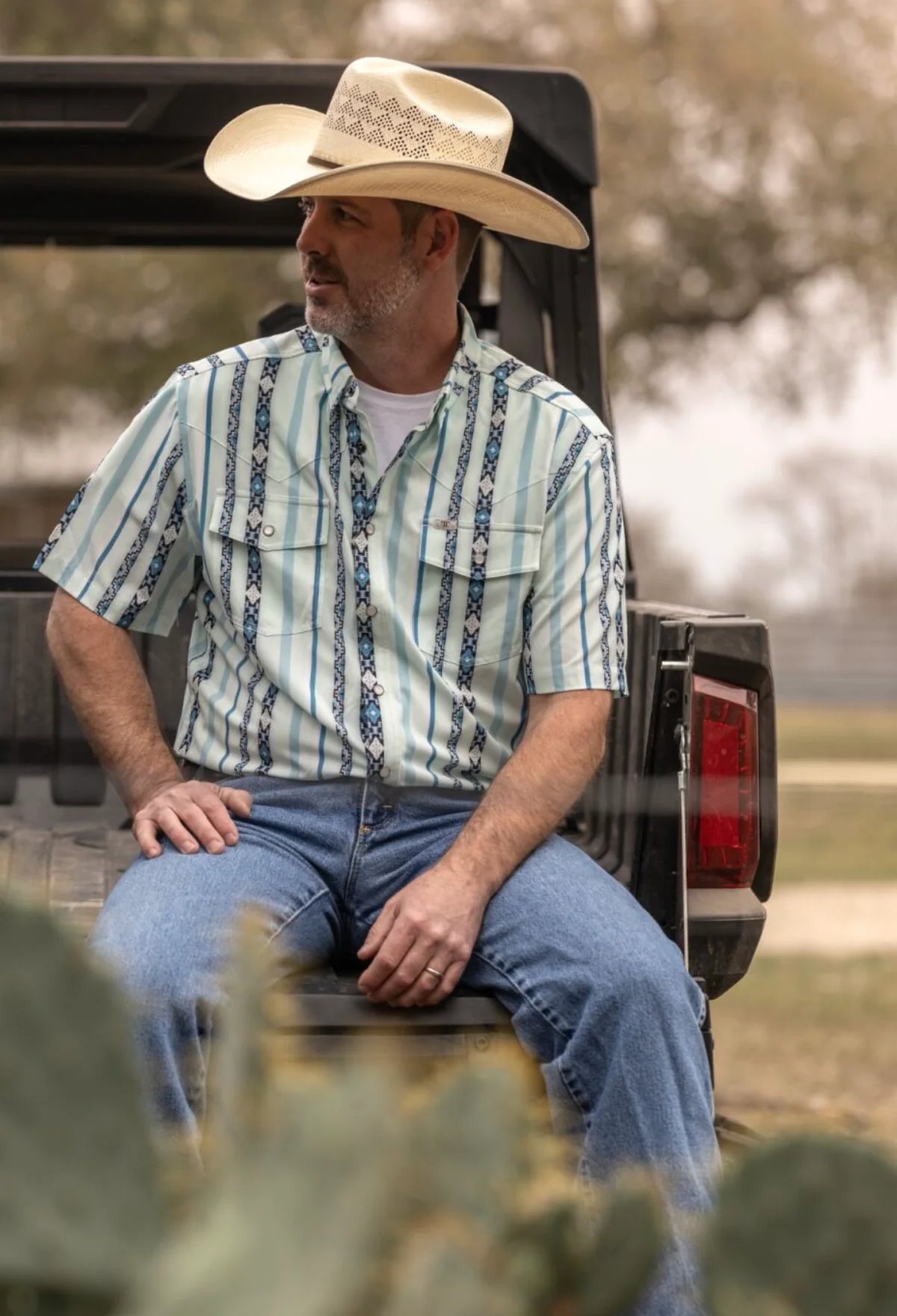 FERRELL MEN'S THE POST IN BLUE - SHORT SLEEVE SNAP
