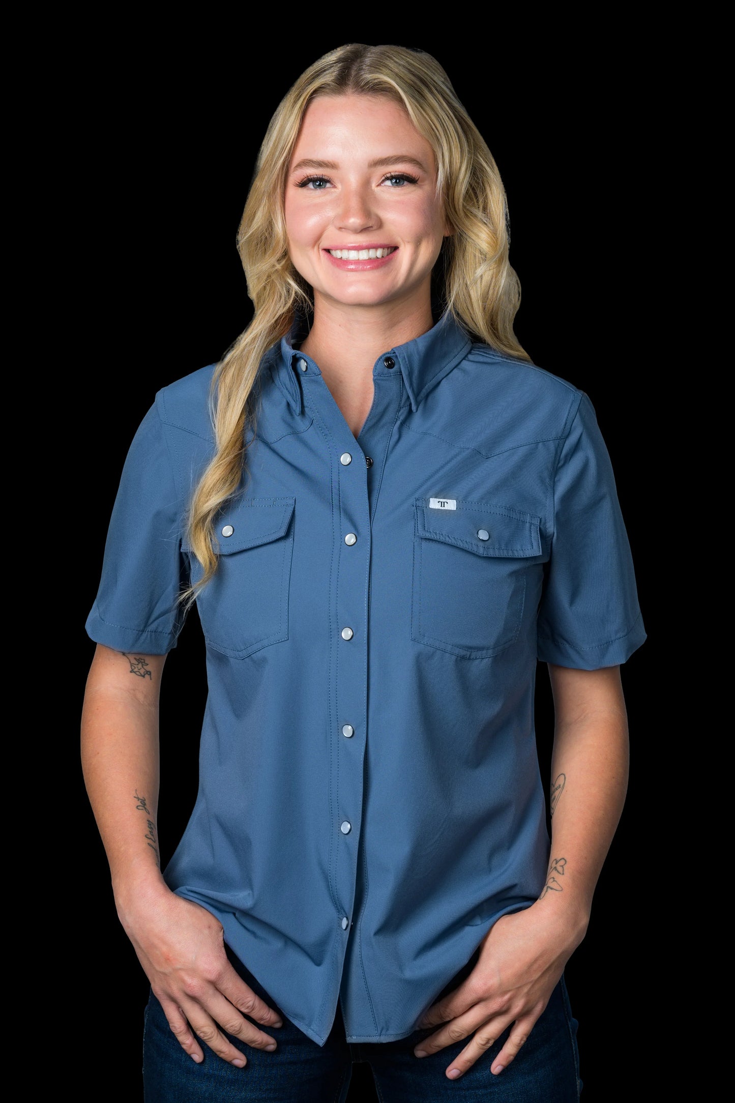 FERRELL WOMEN'S CORE BLUE SHORT SLEEVE SNAP SHIRT