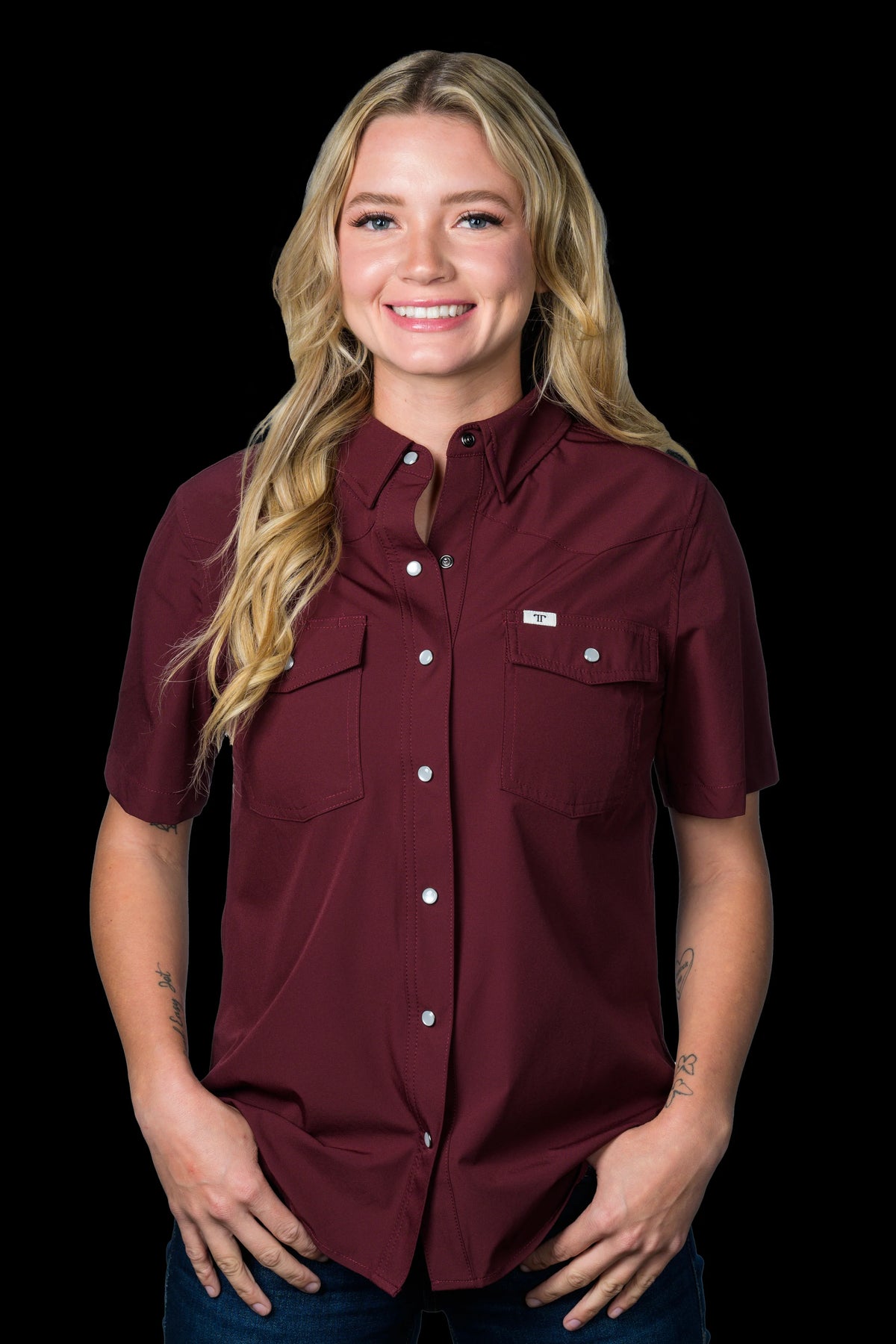 FERRELL WOMEN'S CORE MAROON SHORT SLEEVE SNAP SHIRT