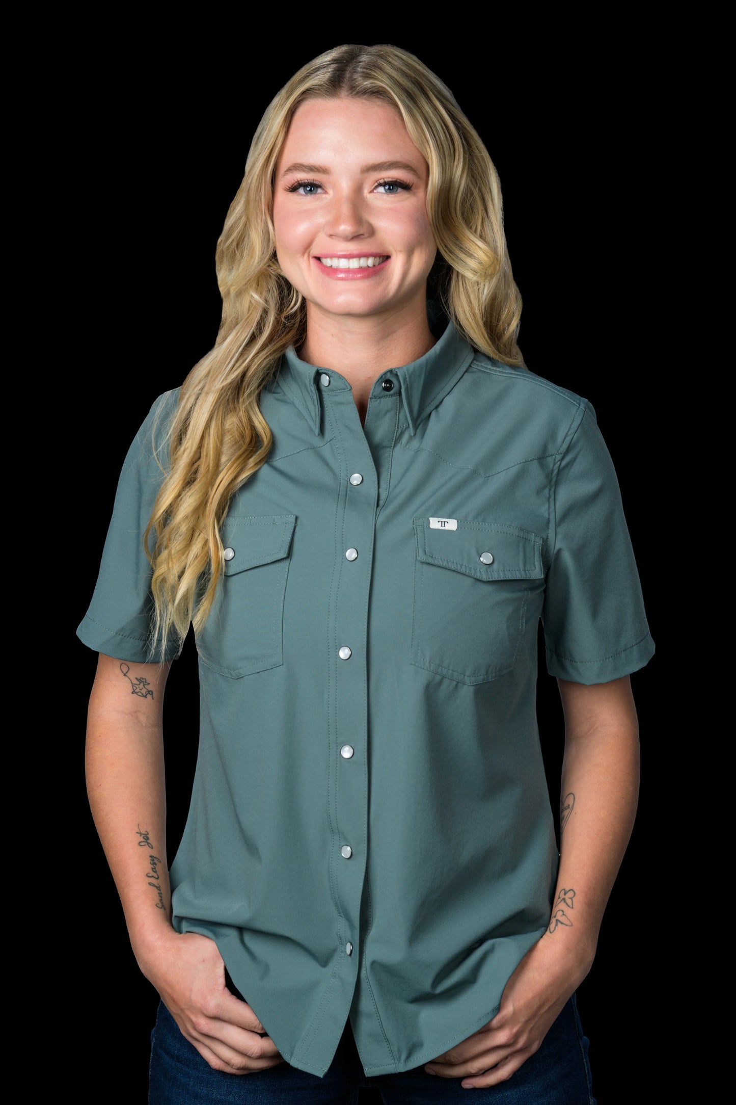 FERRELL WOMEN'S AQUA SHORT SLEEVE SNAP SHIRT