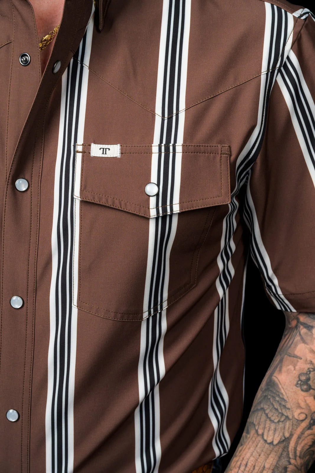 FERRELL MEN'S THE HATFIELD SHORT SLEEVE PEARL SNAP SHIRT IN BROWN