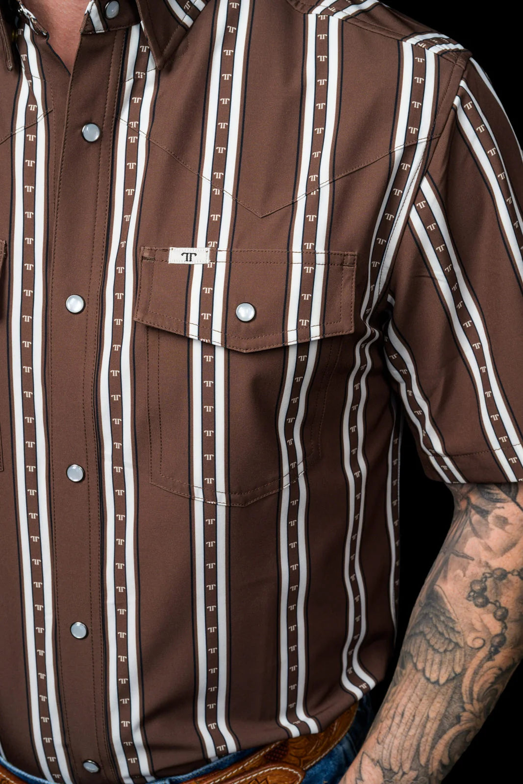 FERRELL MEN'S THE TUCKER SHORT SLEEVE PEARL SNAP SHIRT IN BROWN