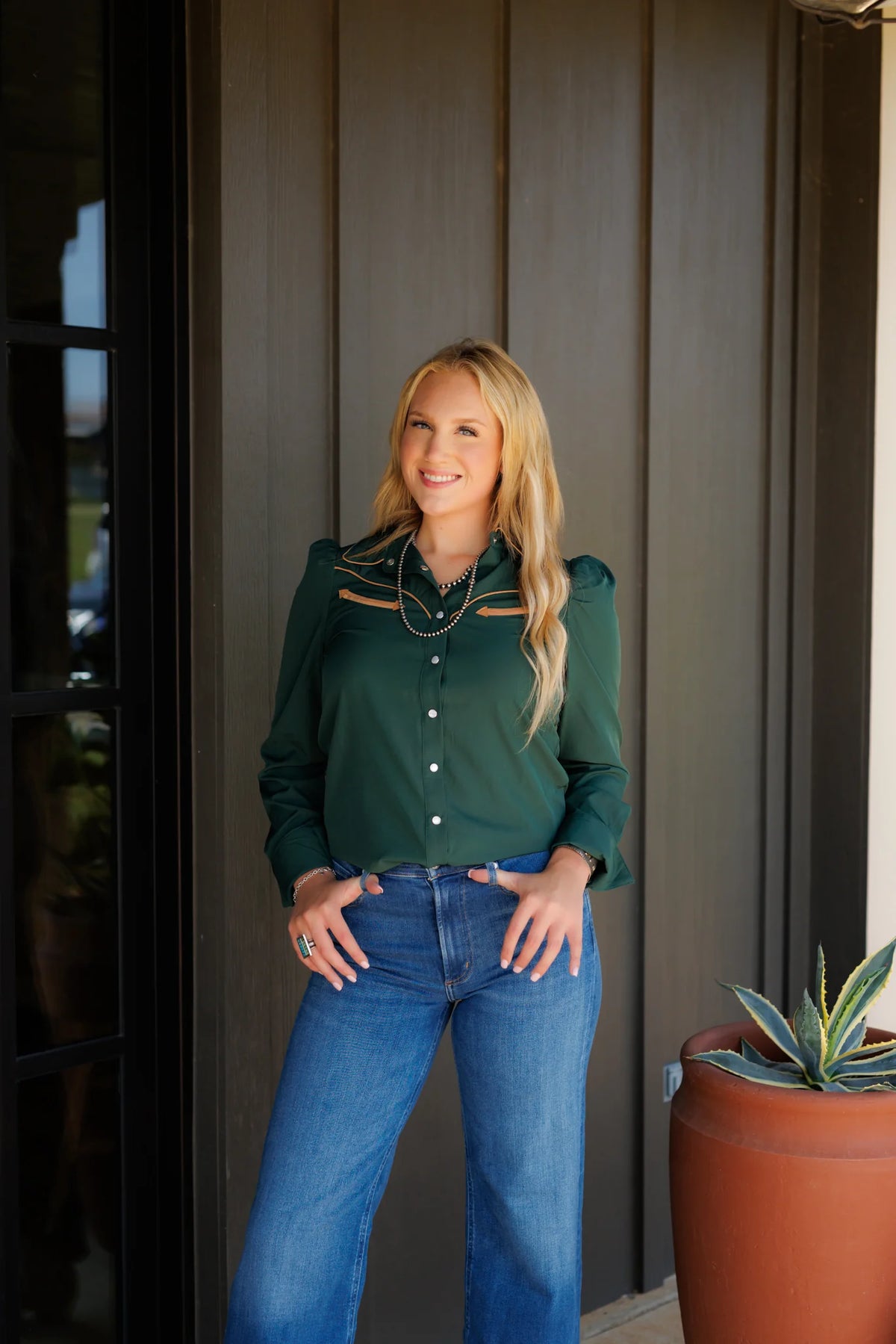 WOMEN'S FOREST GREEN LONG SLEEVE PEARL SNAP SHIRT