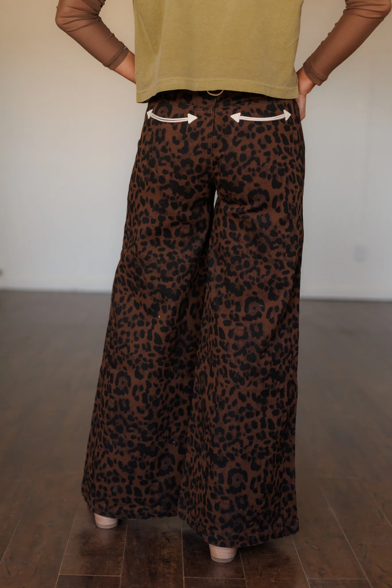 LEOPARD SMILEY WIDE LEG DENIM JEANS