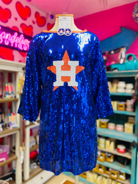 Such a cute Oversize Astros Sequin Top! 🧡🤍💙@overdressstyles on