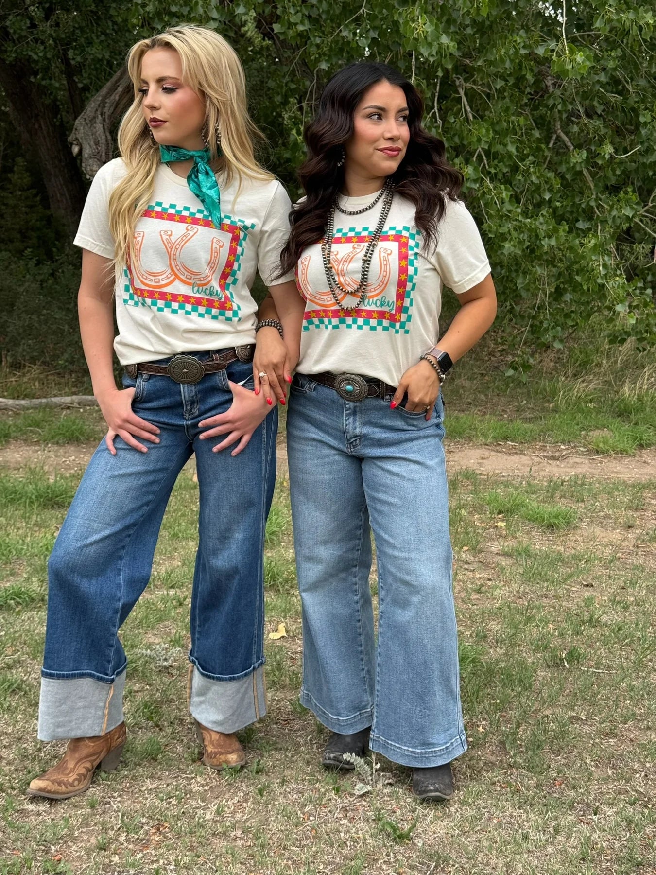 CHECKERED LUCKY HORSESHOES TEE - NATURAL