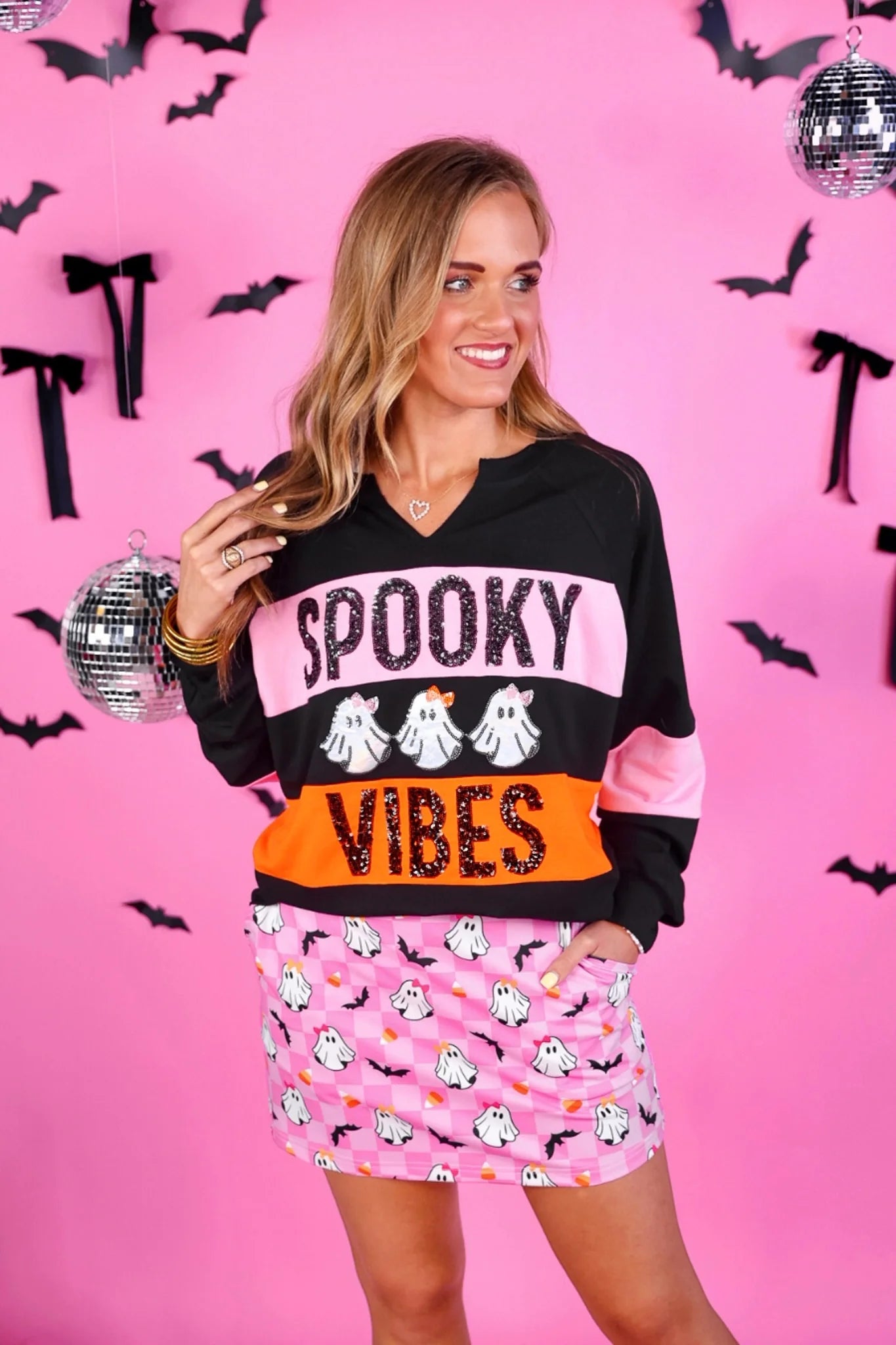 GIGI SPOOKY VIBES PULLOVER