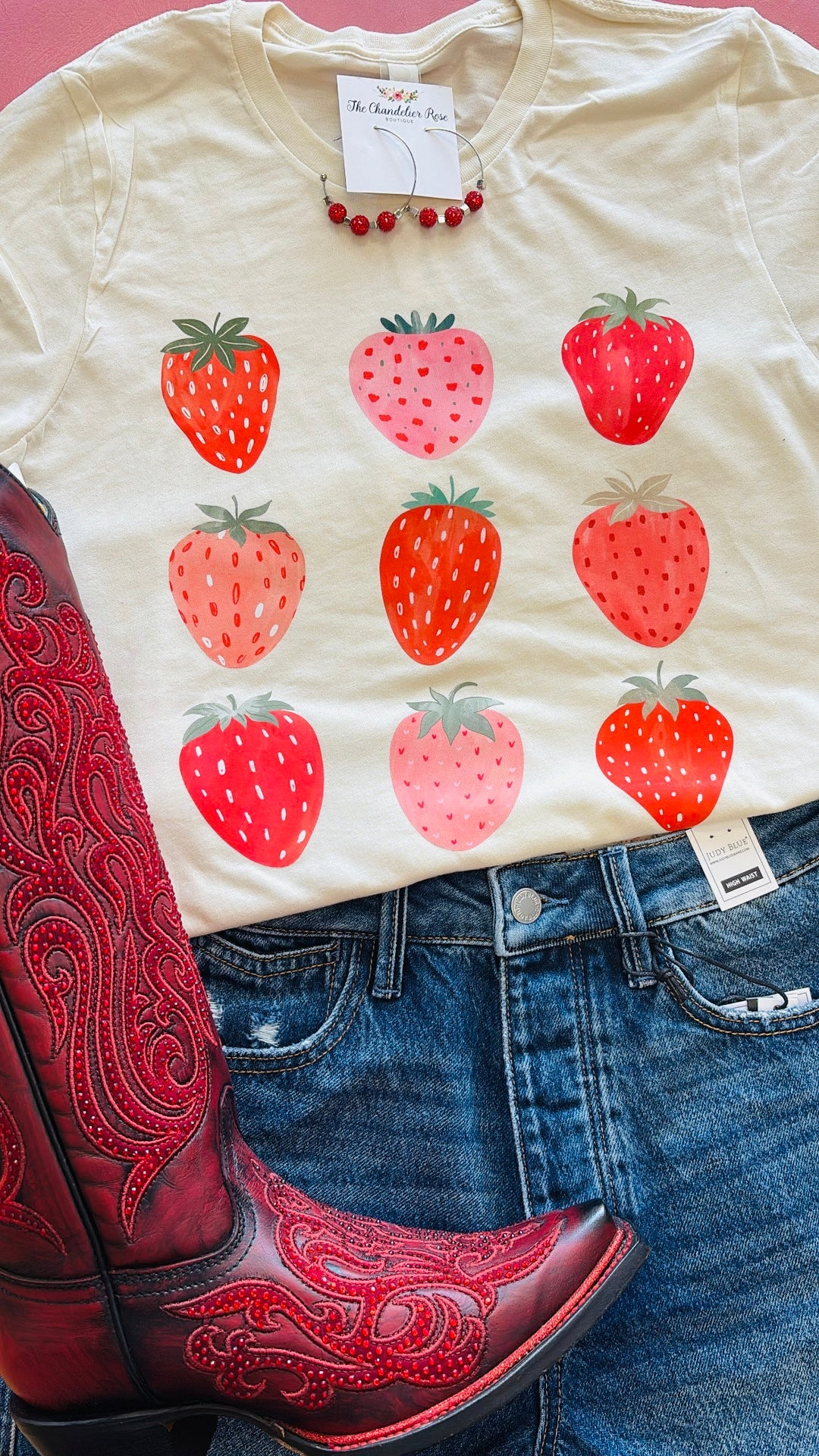 STRAWBERRY DELIGHT TEE - CREAM