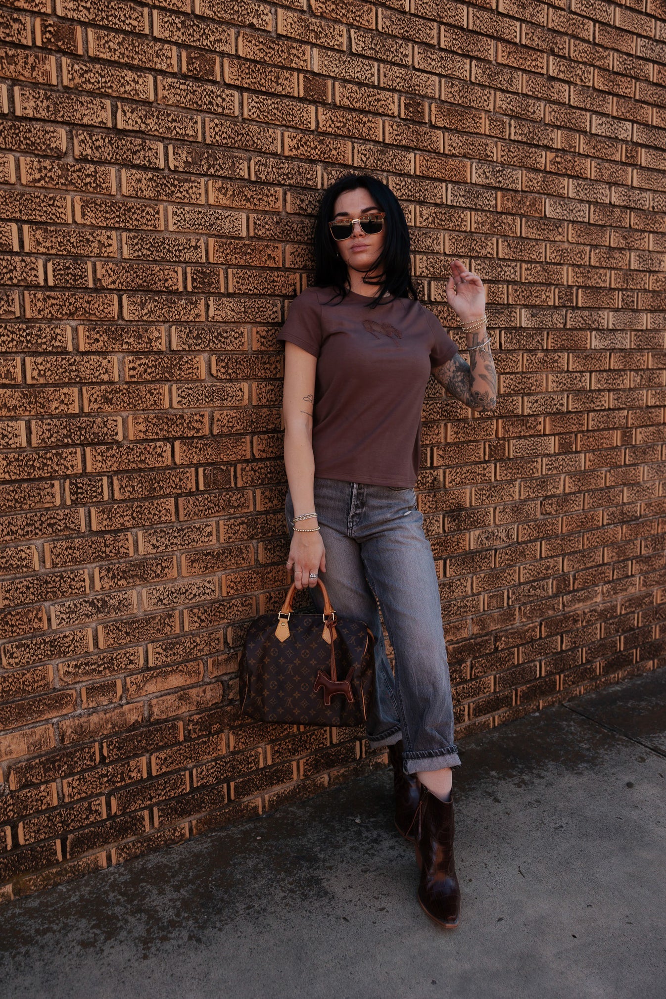 BUCK OUT CUT OUT SHORT SLEEVE TOP - CHOCOLATE