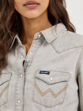 WRANGLER WOMEN'S LONG SLEEVE WESTERN SNAP W STITCHING ON POCKET DENIM SHIRT - GREY DENIM