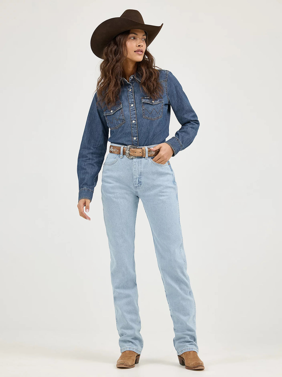 WRANGLER WOMEN'S LONG SLEEVE WESTERN SNAP DENIM SHIRT - DARK DENIM